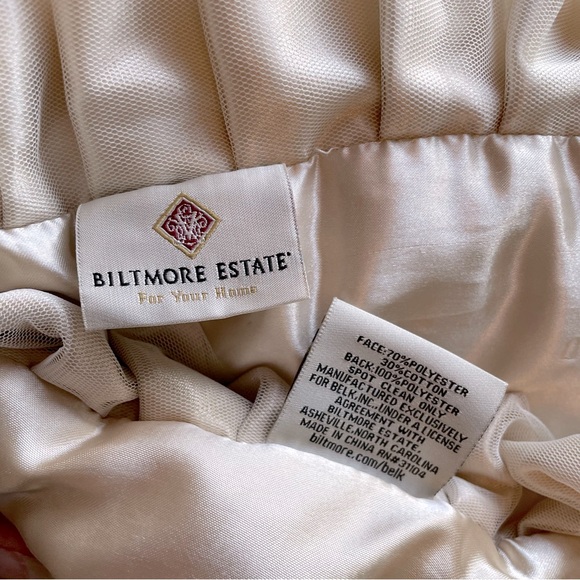 2 Biltmore Estate Accent Pillows - Picture 4 of 7